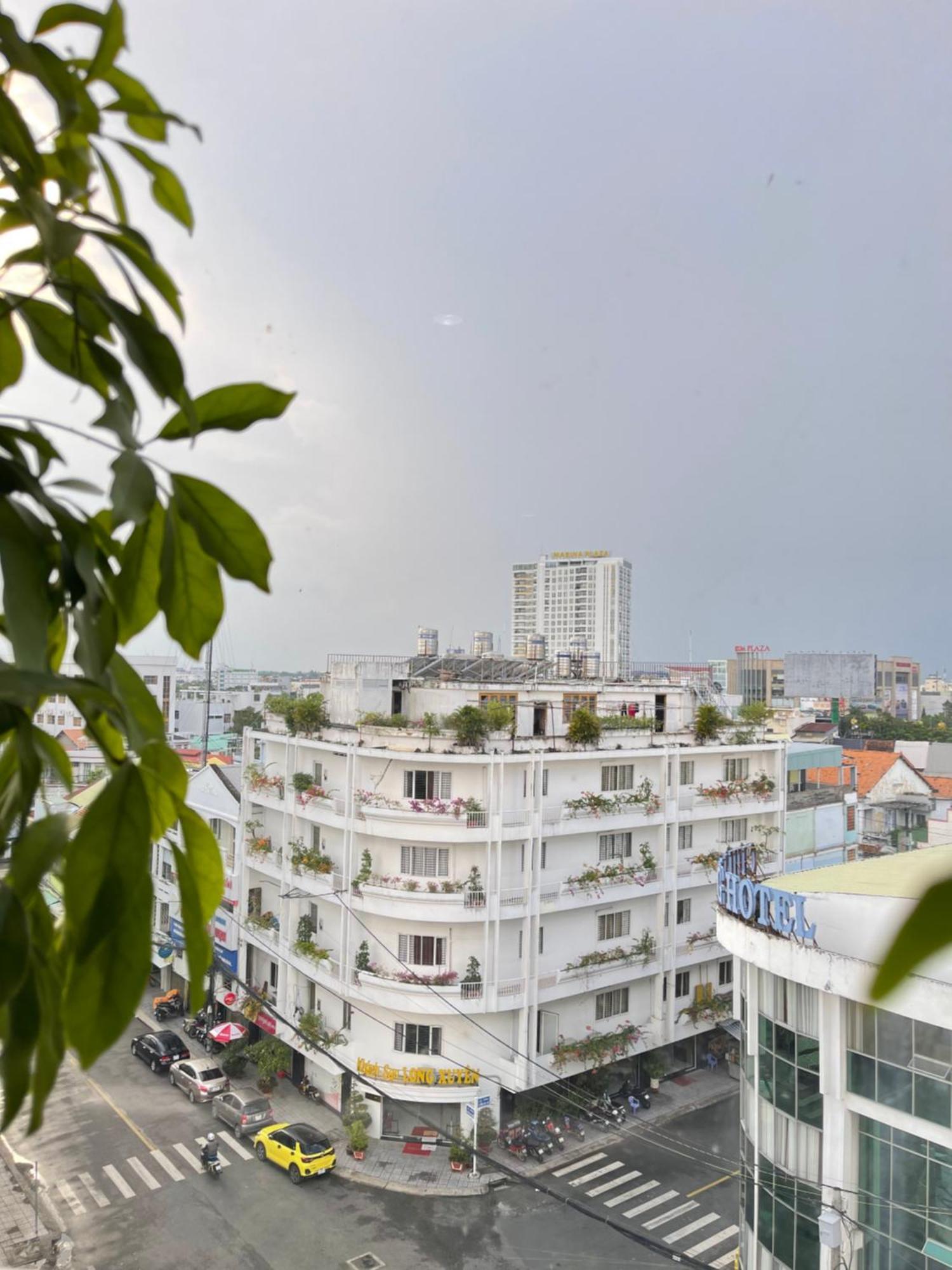 Dong Xuyen Hotel Long Xuyên エクステリア 写真
