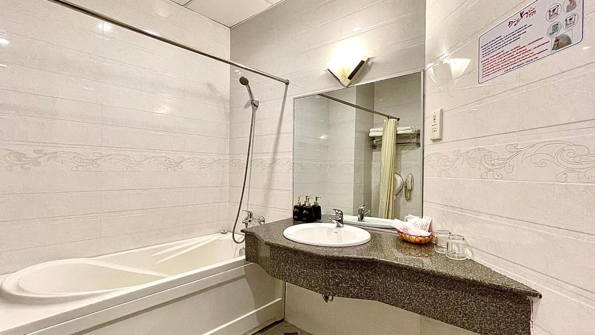 Dong Xuyen Hotel Long Xuyên エクステリア 写真