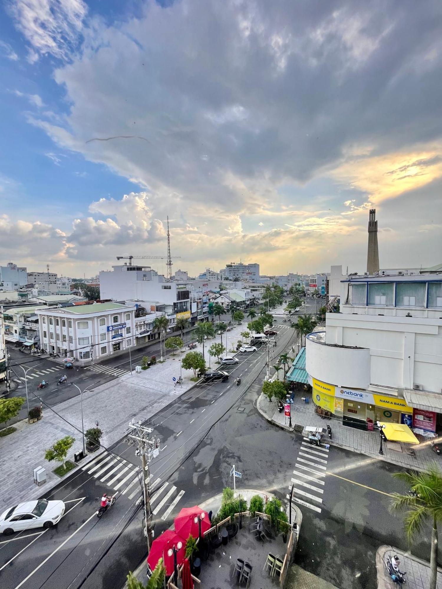 Dong Xuyen Hotel Long Xuyên エクステリア 写真